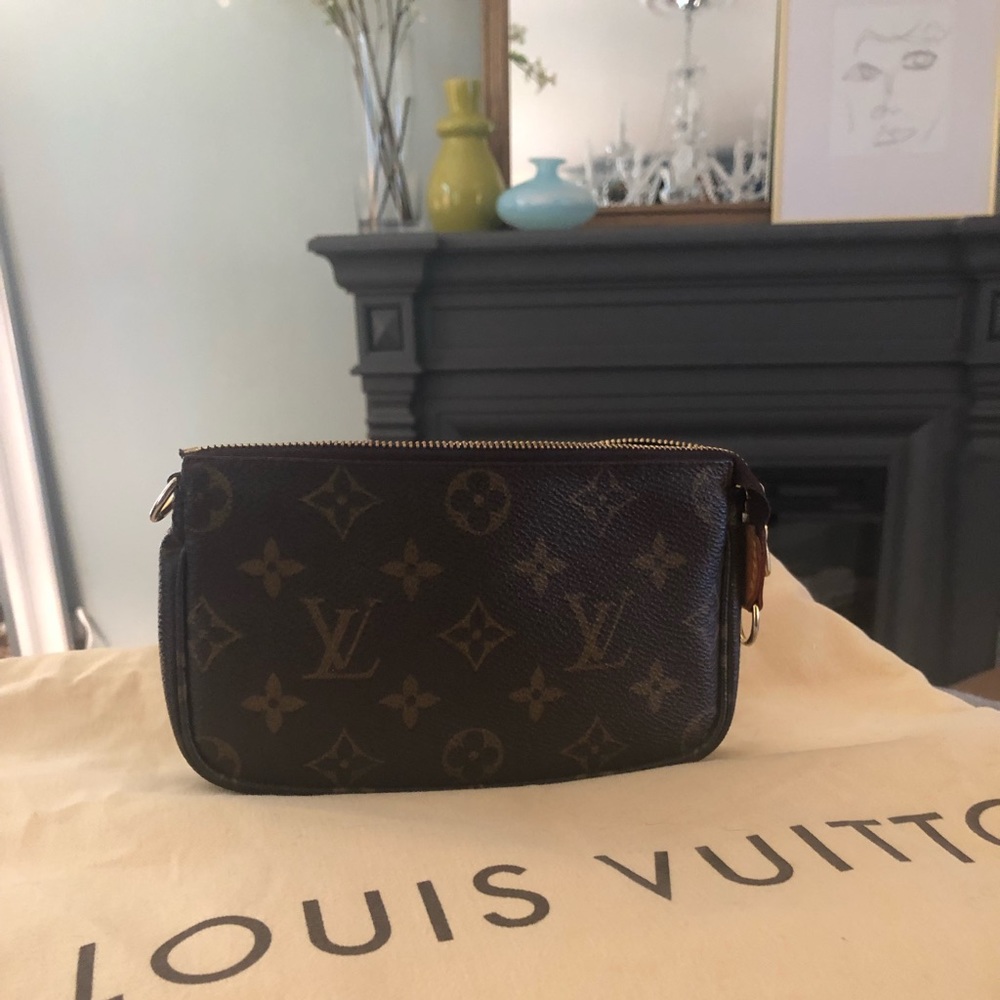 Louis Vuitton Zip Wallet